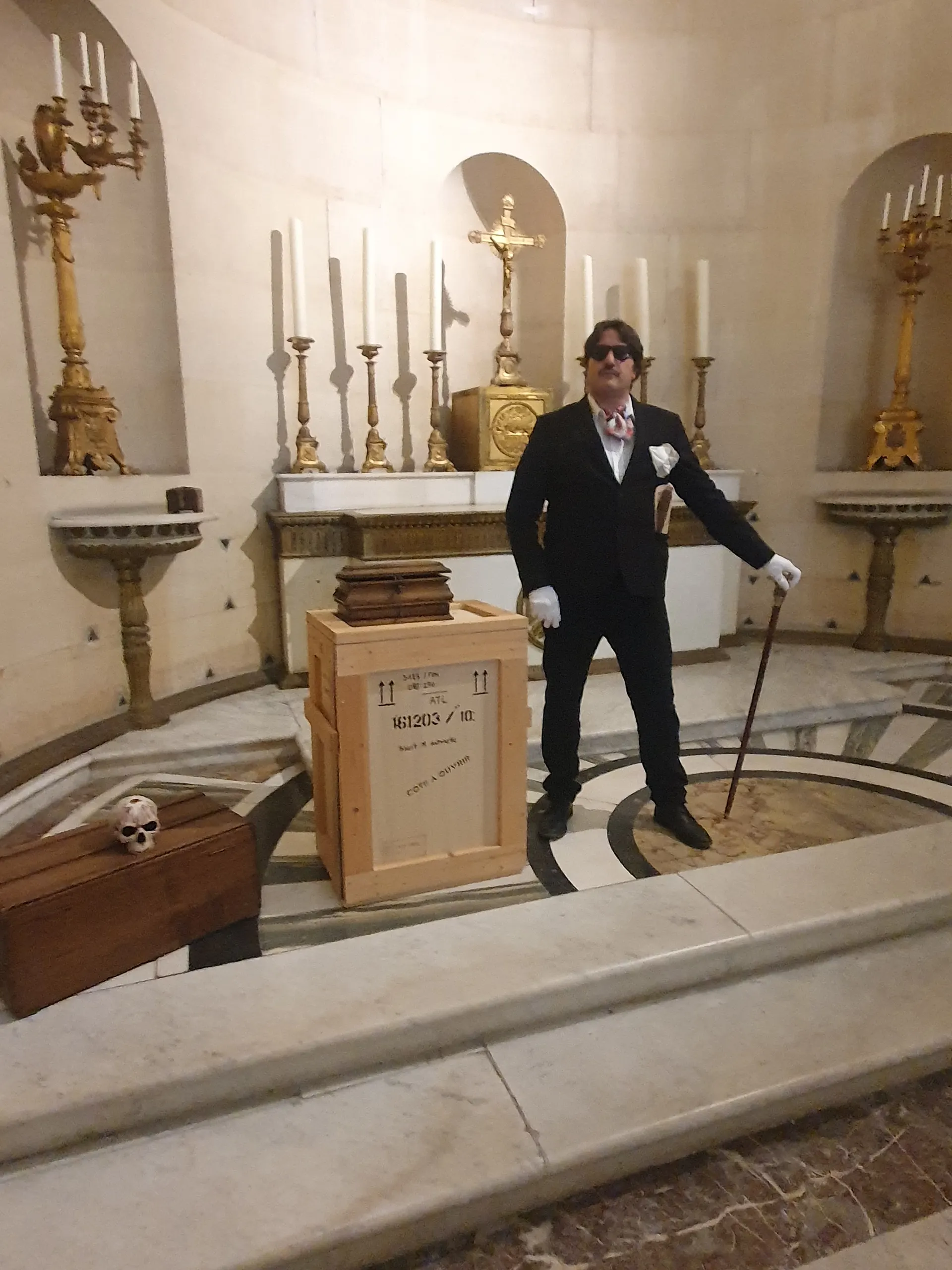 Photos : Le Mystérieux Antiquaire de la Chapelle Expiatoire